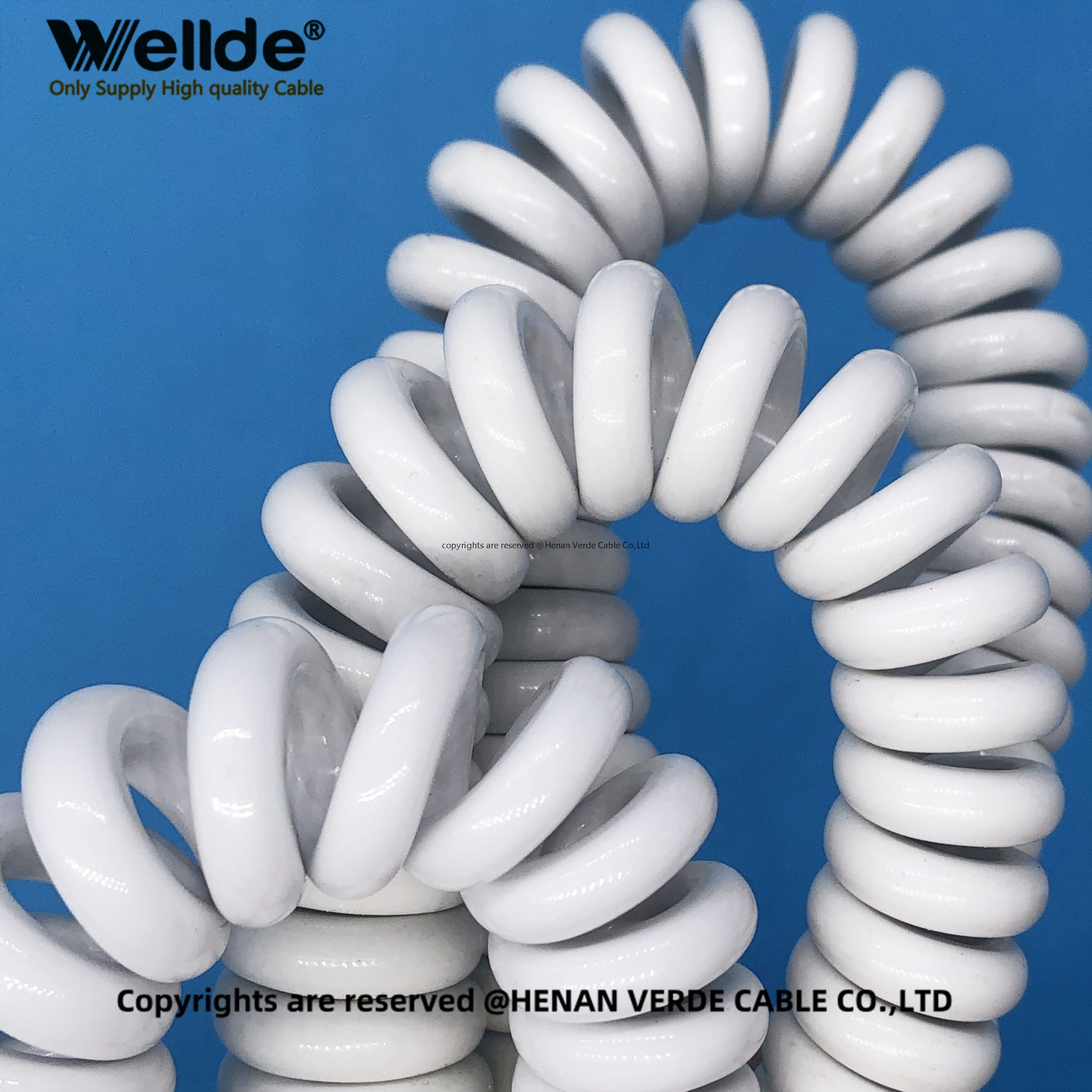 multi-core retractable cable for industrial automation
